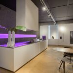 Te koop: moderne witte showroomkeuken